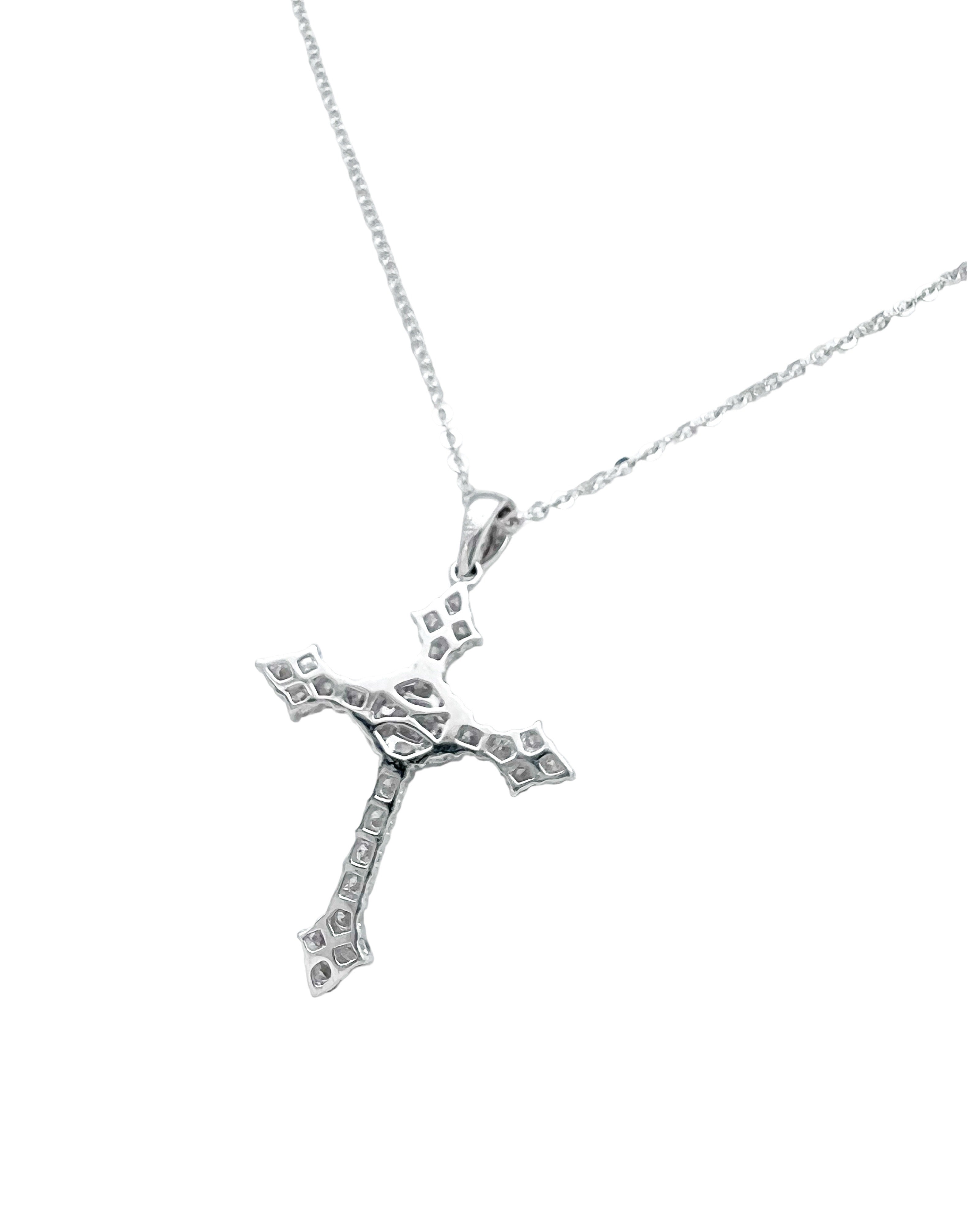 1.05 Carats Diamonds VS2 Set in 18 Karat White Gold Pendant With 18 Inch Rolo Diamond Gold Chain