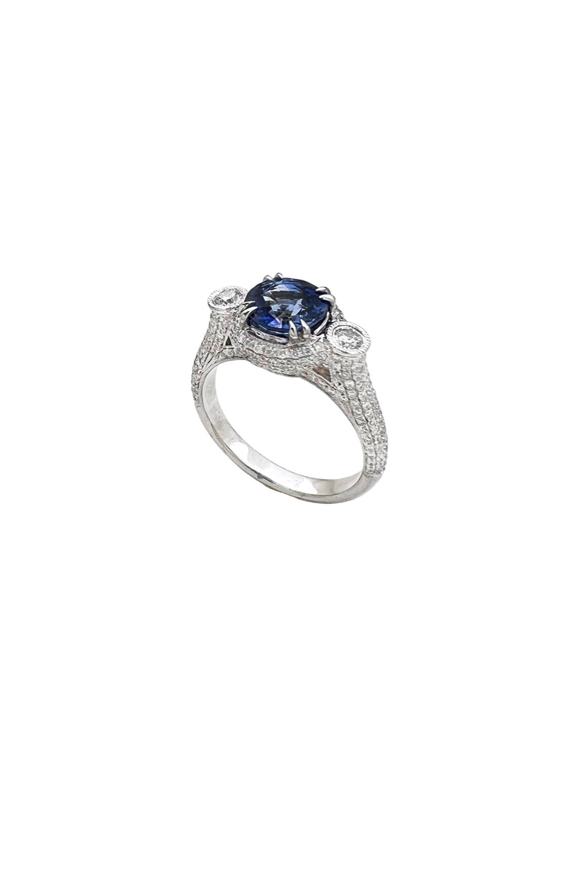 1.88 Carats Ceylon Sapphire Certified & 1.51 Carats Diamonds VS2 14Kt White Gold Ring