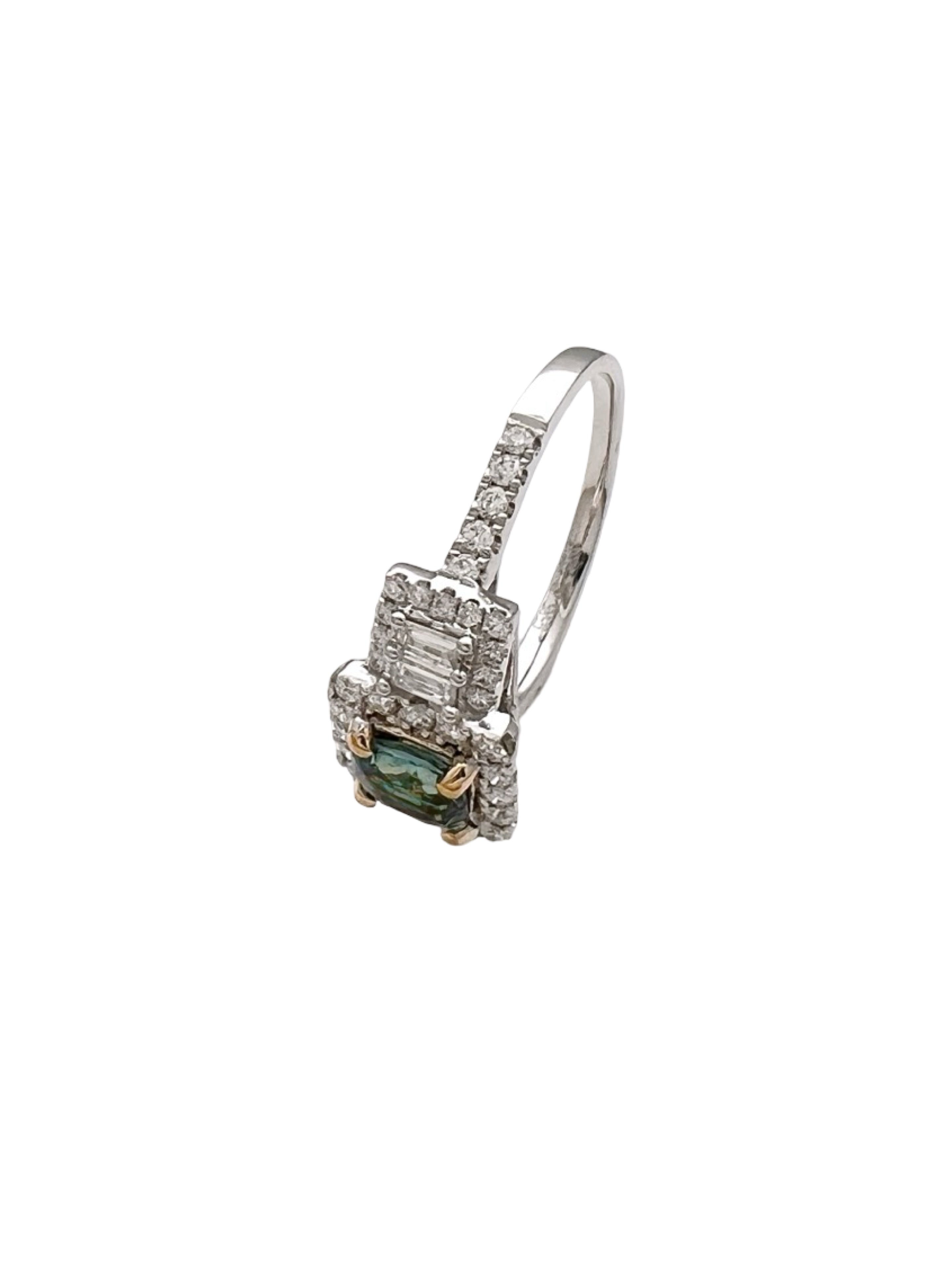 0.63 Carats Alexandrite GIA (Certified) & 0.92 Carats Diamonds VS2 Set In 14K White & Yellow Gold Ring