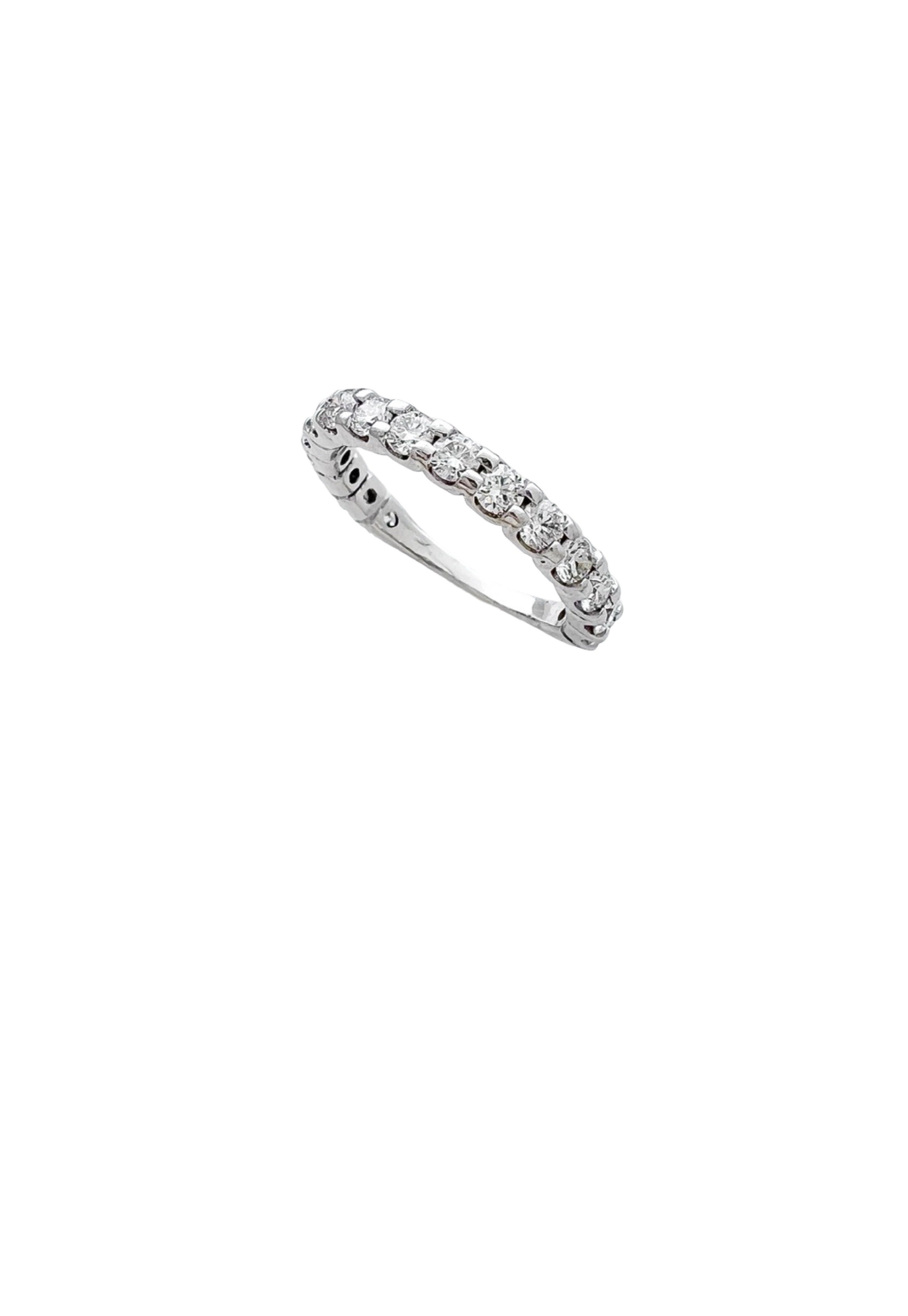 2.04 Carats Diamonds VS2 Set in 14 Karat White Gold Ring