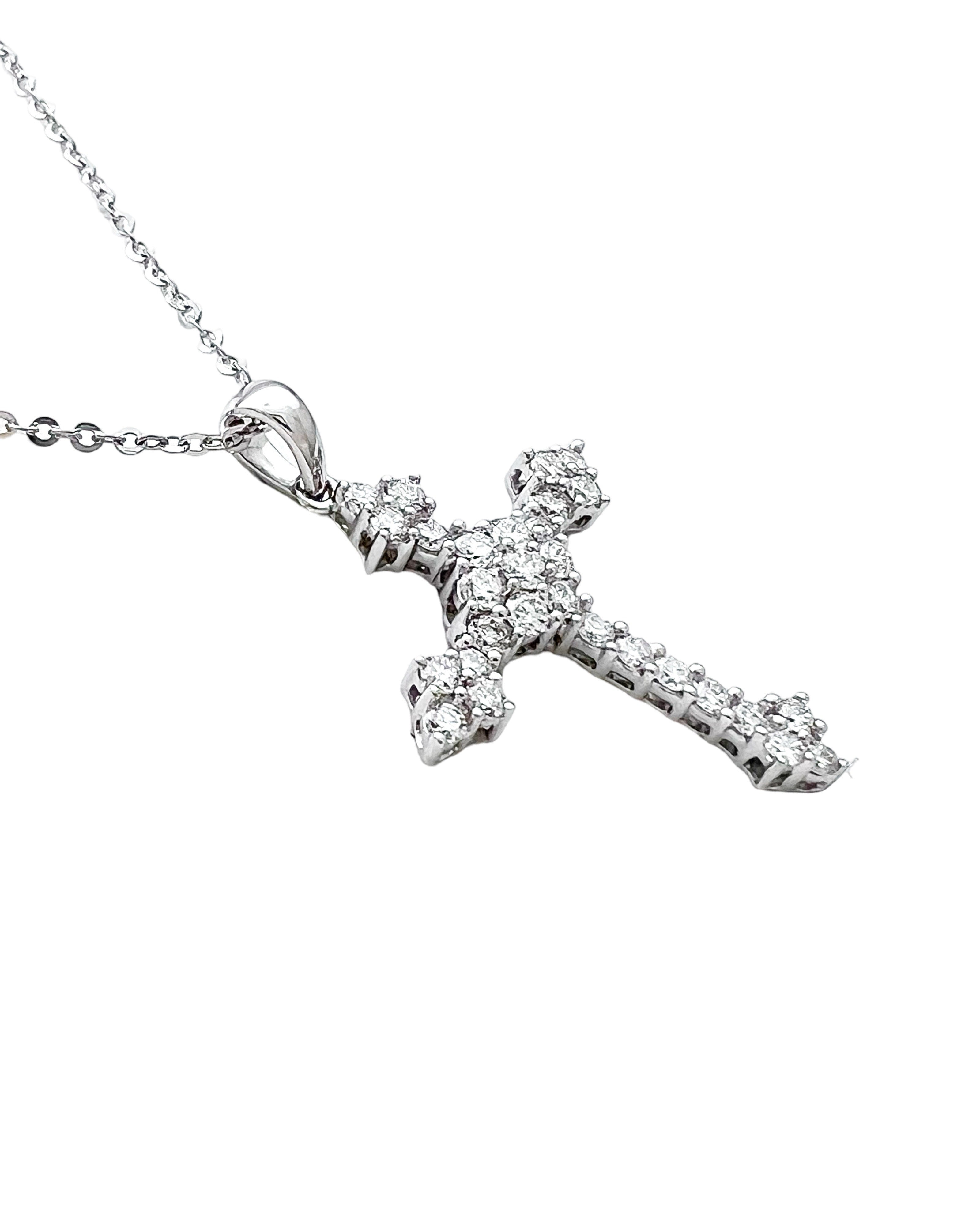 1.05 Carats Diamonds VS2 Set in 18 Karat White Gold Pendant With 18 Inch Rolo Diamond Gold Chain