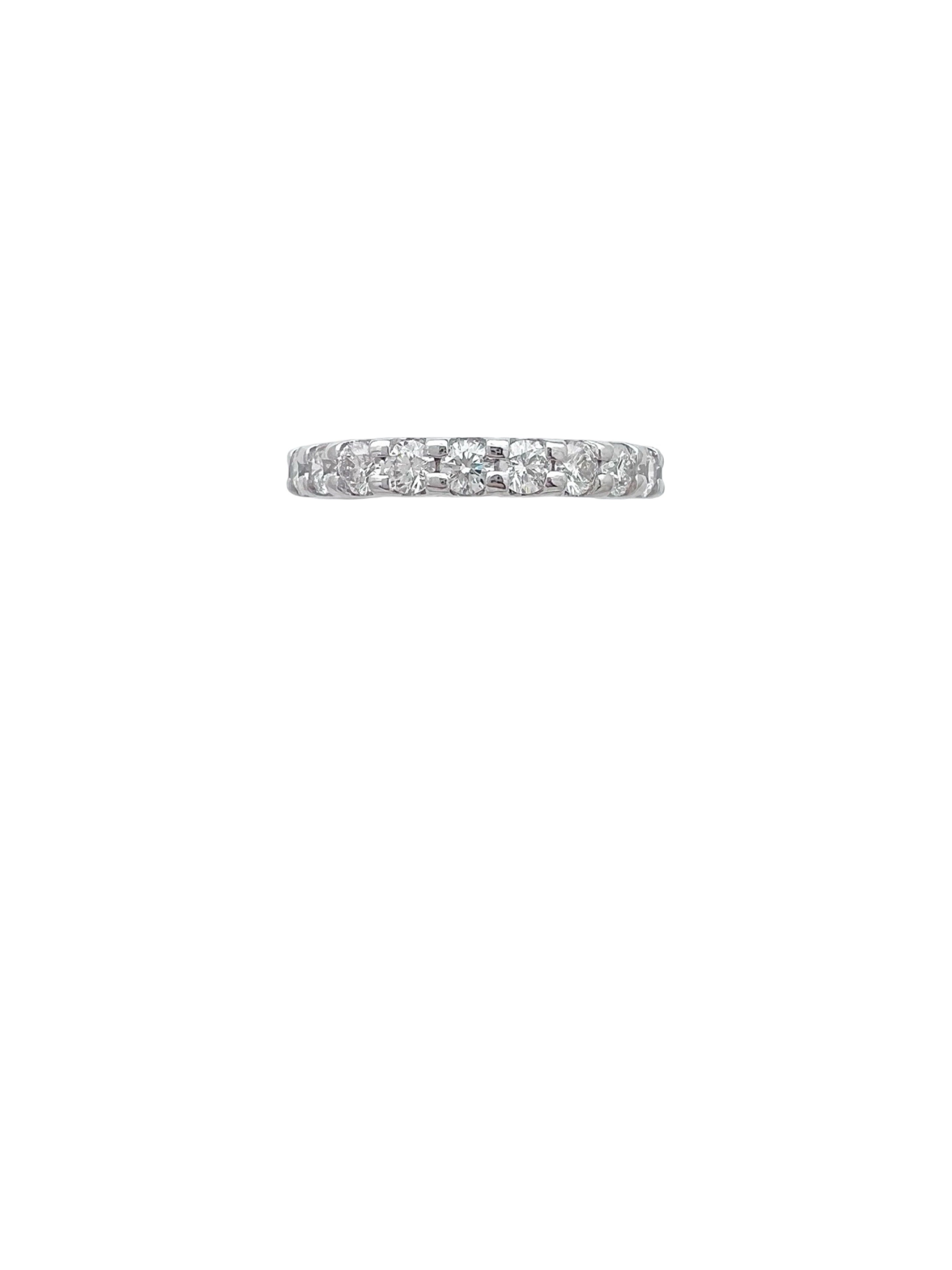 2.04 Carats Diamonds VS2 Set in 14 Karat White Gold Ring