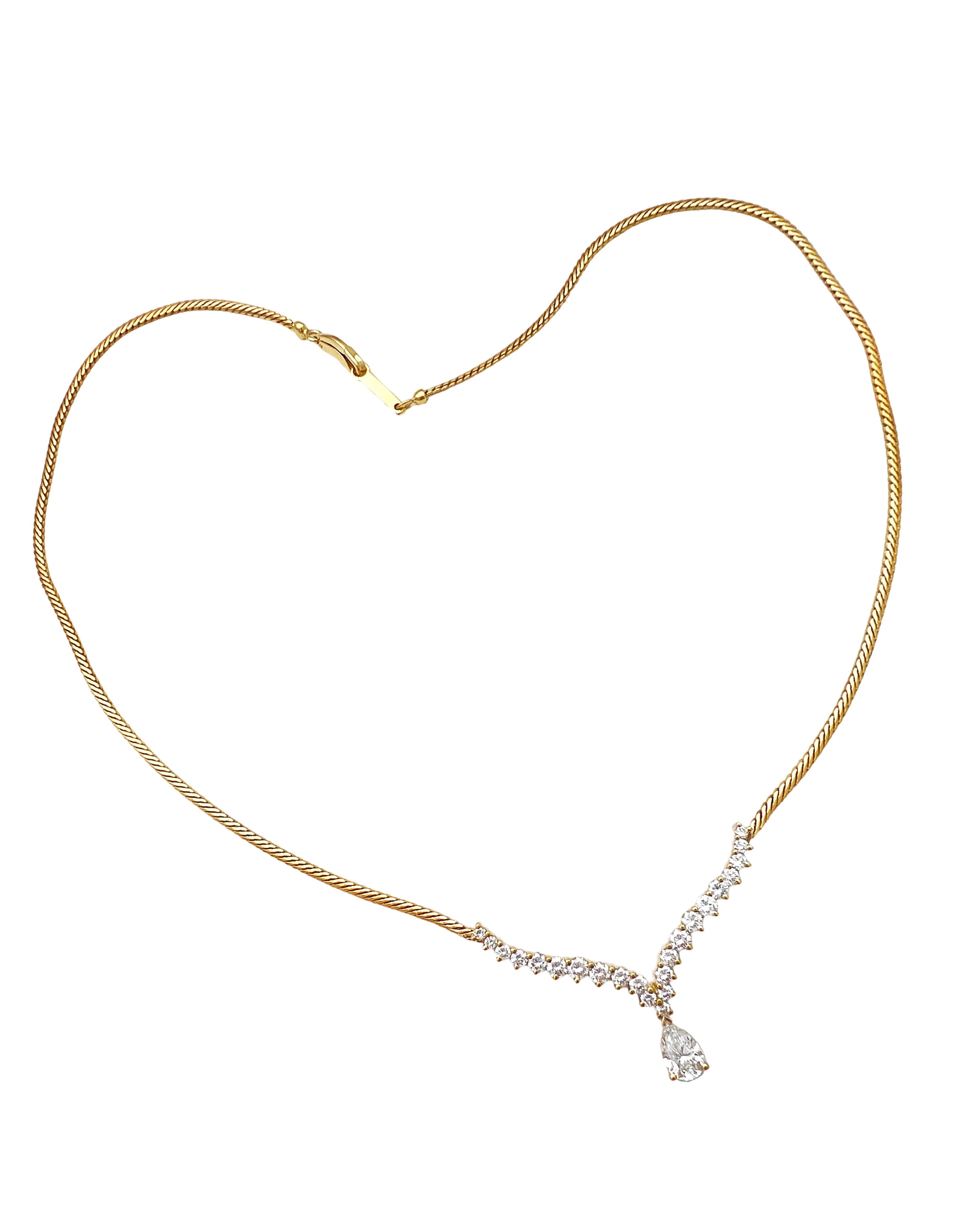 2.17 Carats Diamonds VS2 (Center 0.79 Carats) Set In 18 Karat Yellow Gold Necklace 17 Inches