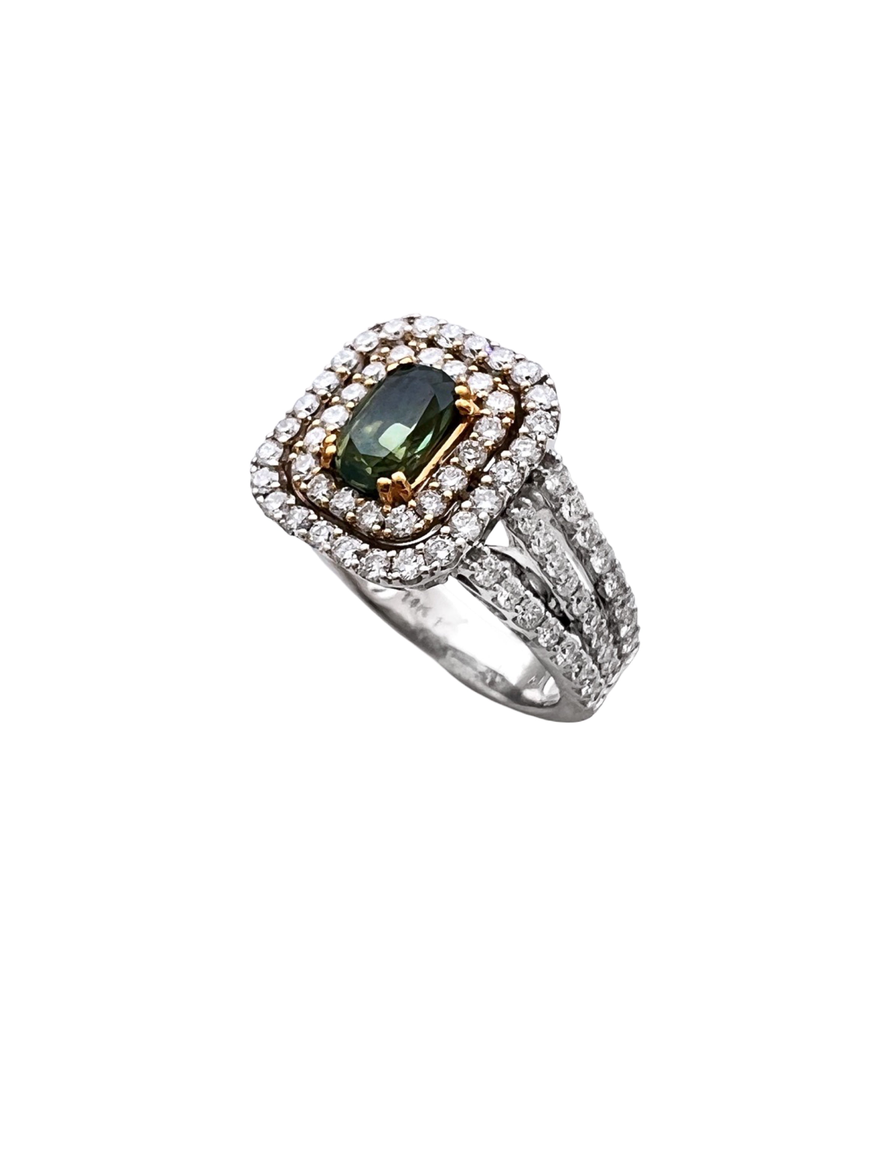 1.09 Carats Alexandrite GIA (Certified) & 1.72 Carats Diamonds VS2 Set In 14K white-Yellow Gold Ring