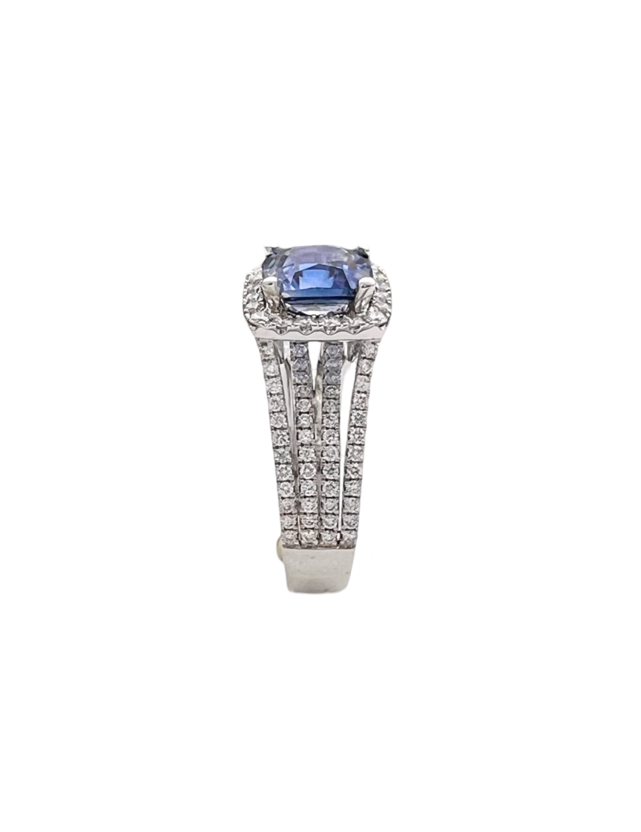 2.51 Carats Sapphire Ceylon Heated (Certified) & 1.48 Carats Diamonds VS2 Set In 14K White Gold Ring