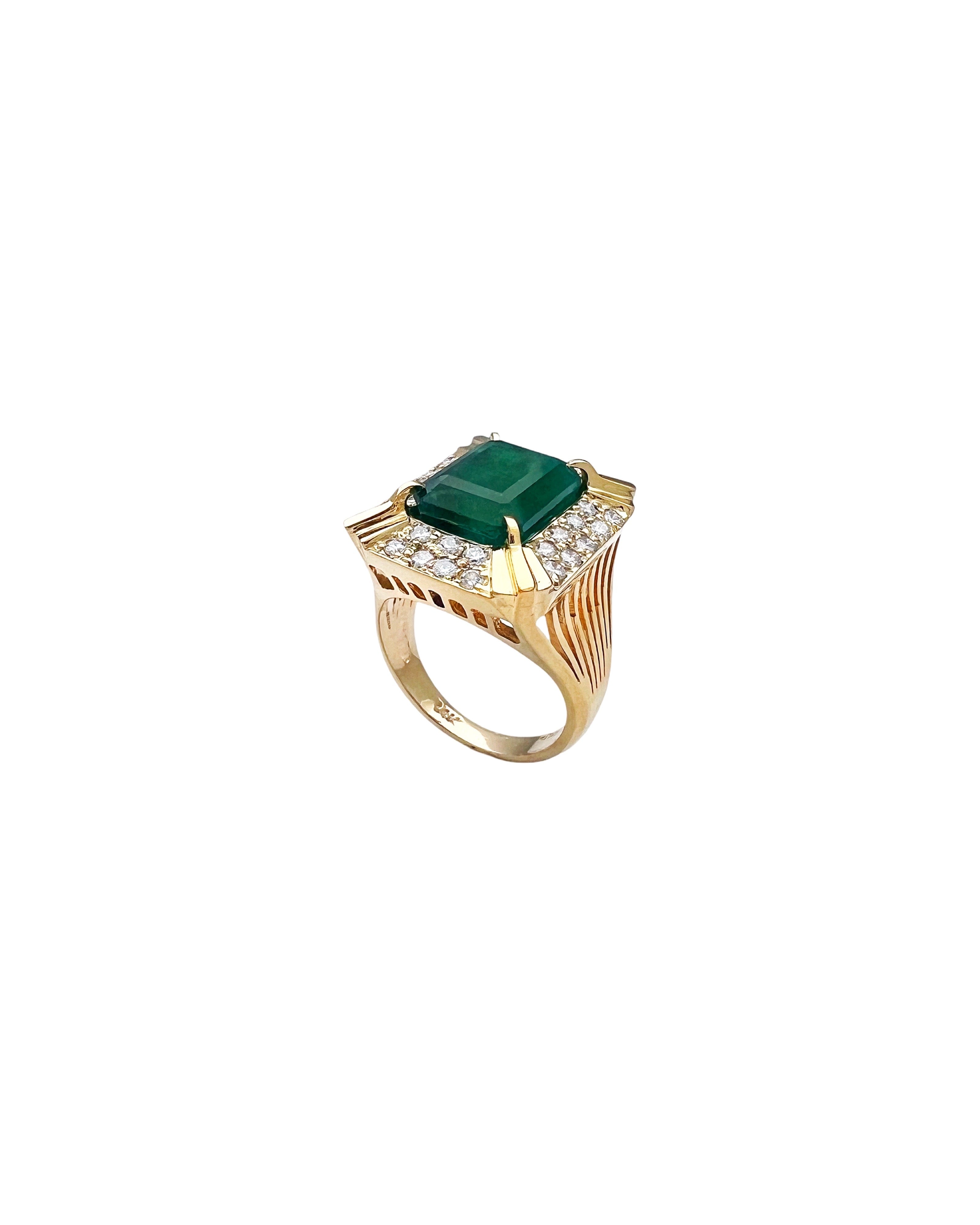 5.31 Carats Emerald Brazil F1 (Certified) & 0.81 Carats Diamonds Set In 14 Karat Yellow Gold Ring