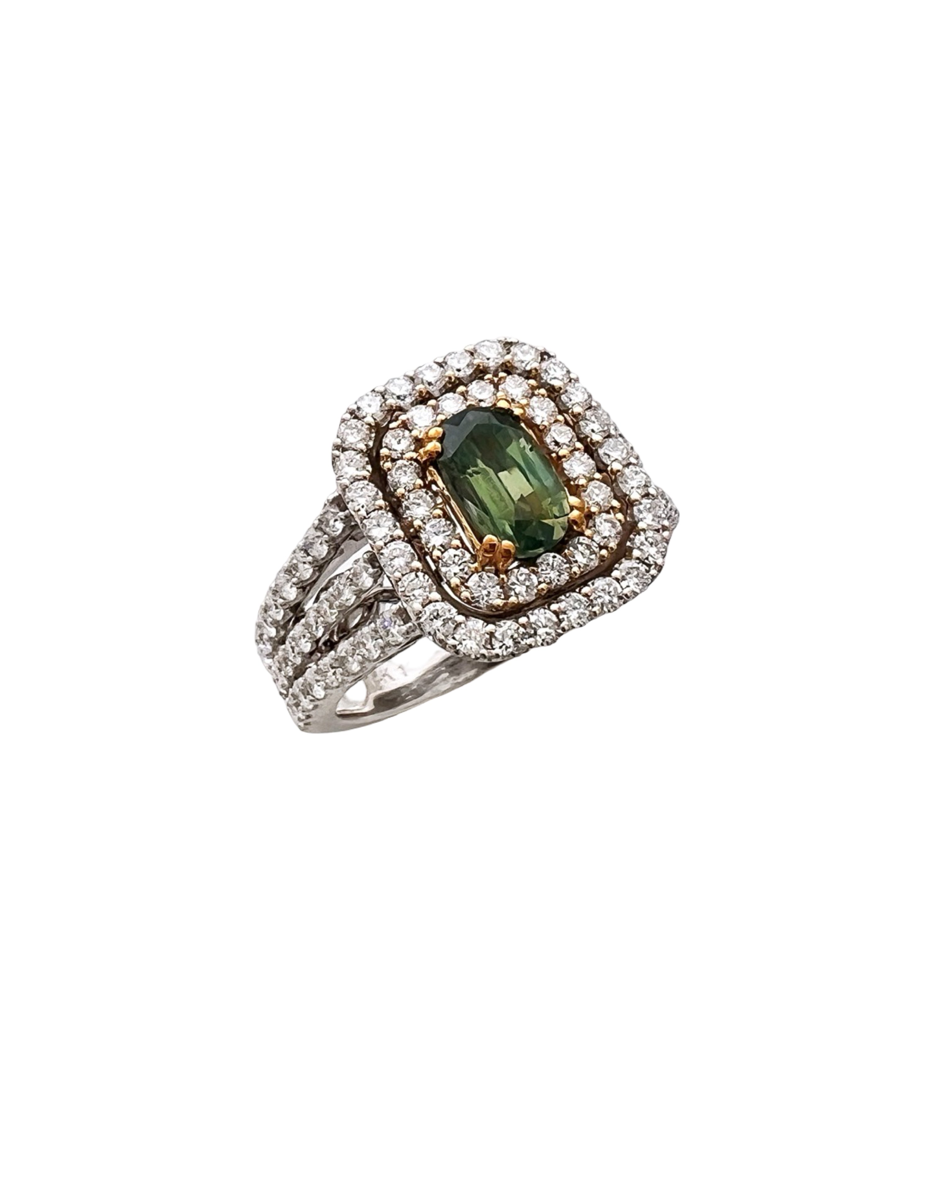1.09 Carats Alexandrite GIA (Certified) & 1.72 Carats Diamonds VS2 Set In 14K white-Yellow Gold Ring