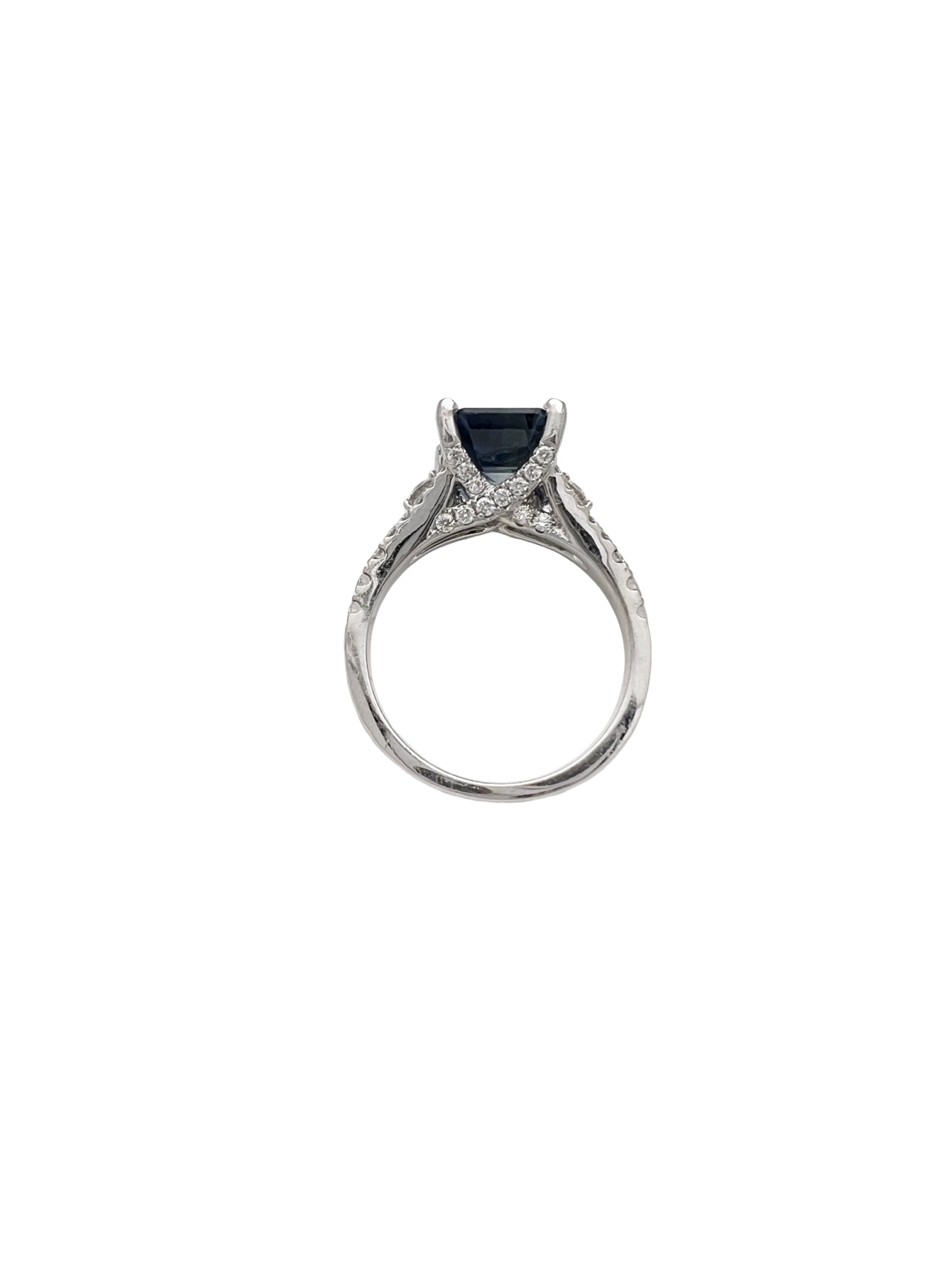 3.30 Carats Ceylon Sapphire No Heat (Certified) & 1.02 Carats Diamonds VS2 Set In 18K White Gold Ring