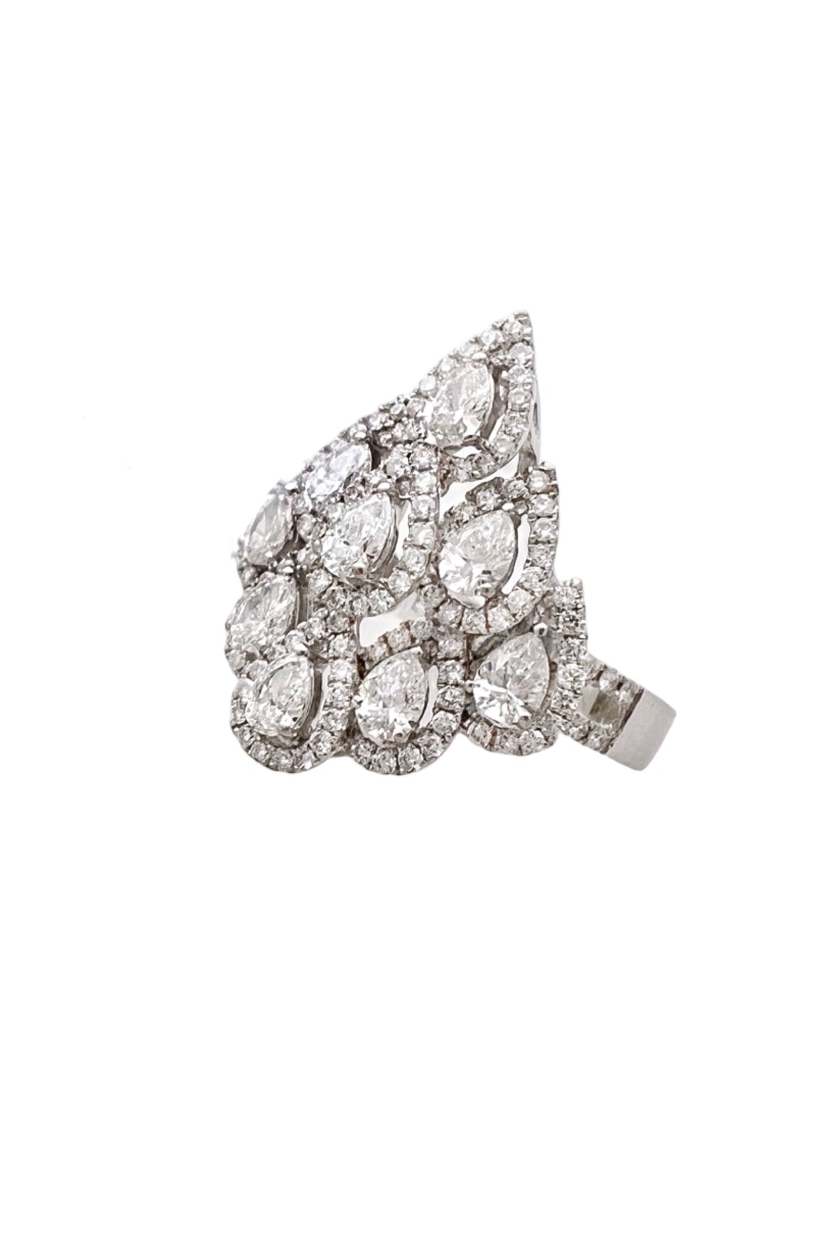 2.03 Carats Diamonds VS2 Set In 18K White Gold Ring