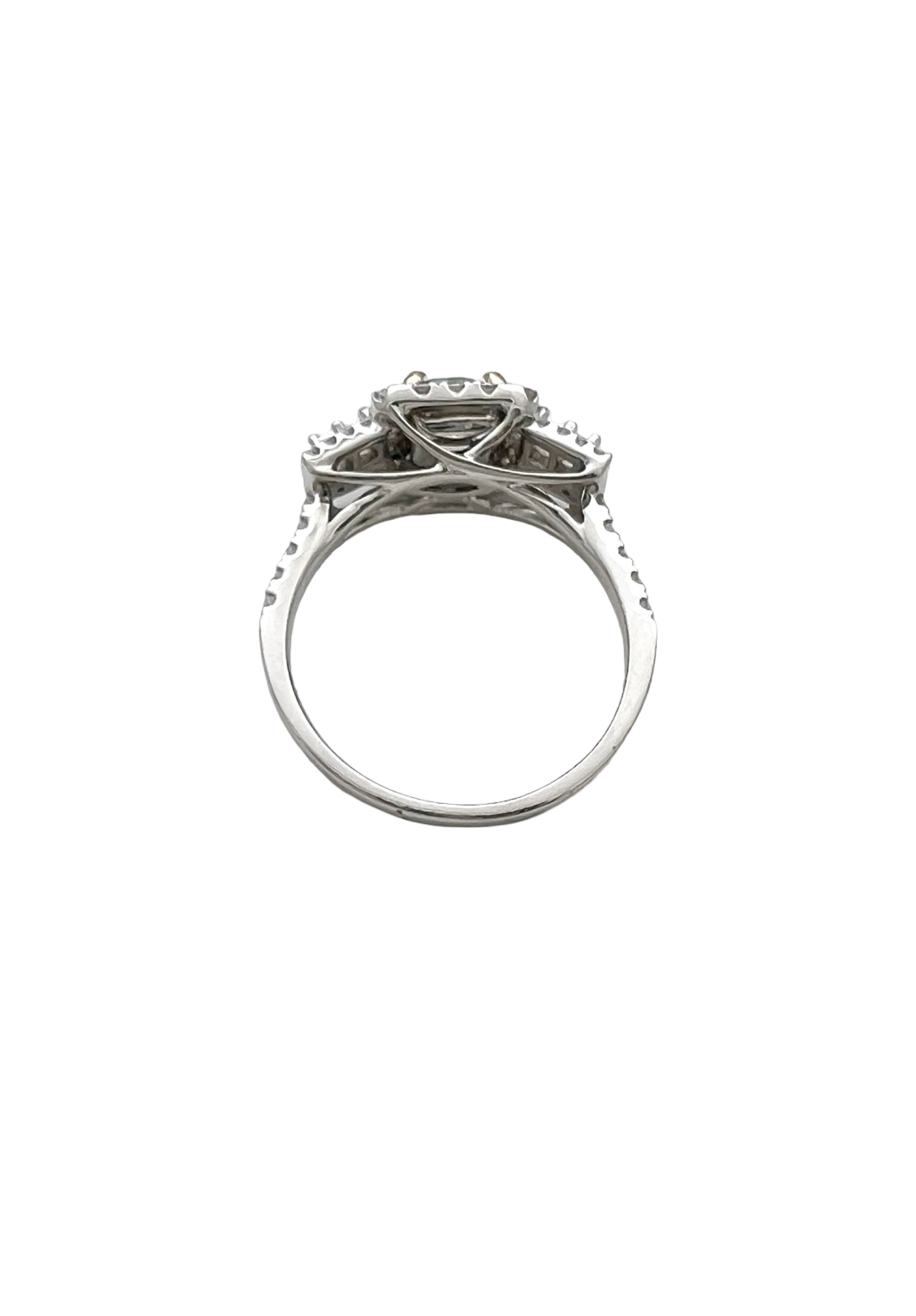 0.63 Carats Alexandrite GIA (Certified) & 0.92 Carats Diamonds VS2 Set In 14K White & Yellow Gold Ring