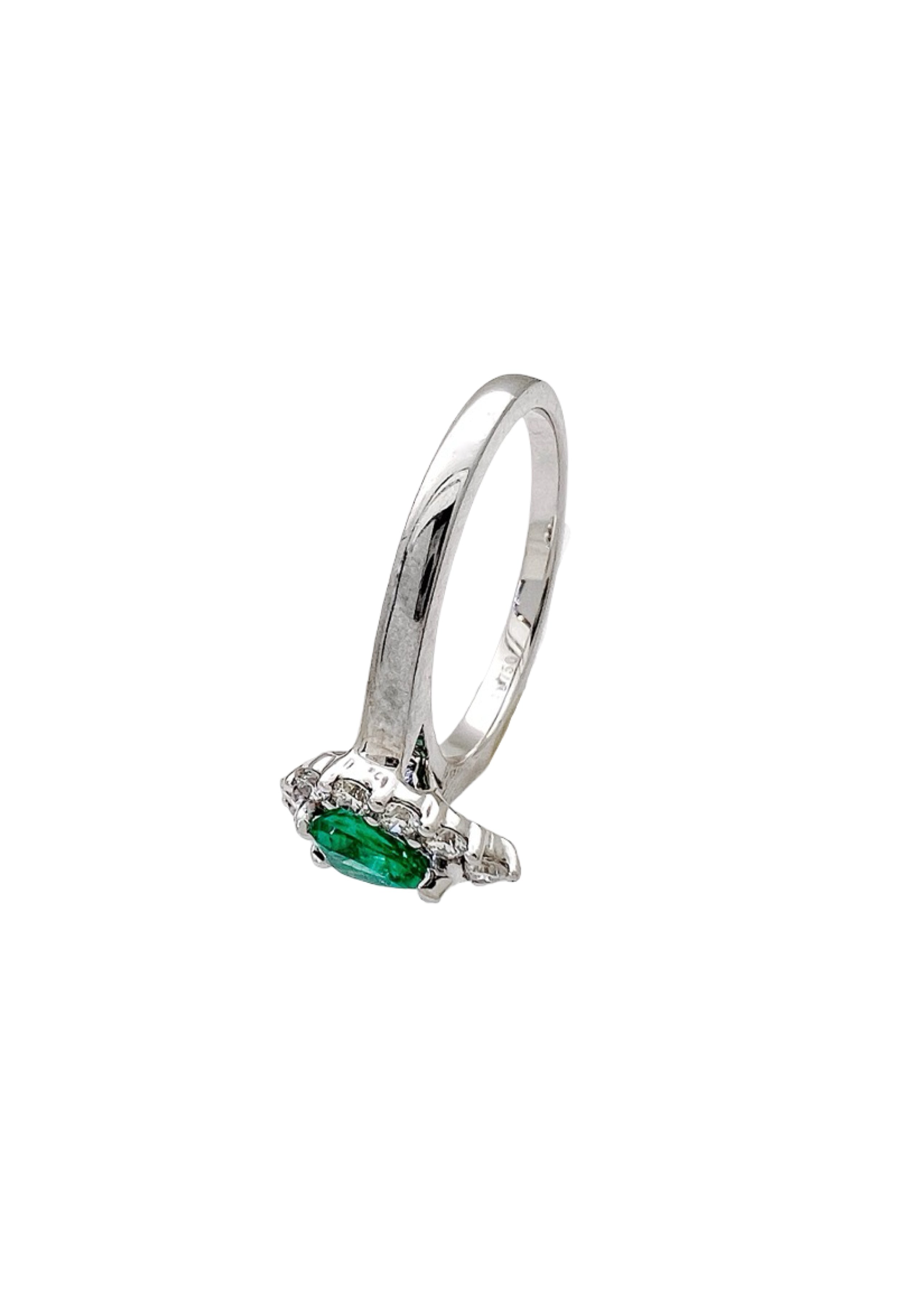 0.40 Carats Colombian Emerald No-Oil (Certified) & 0.40 Carats Diamonds VS2 Set In 18K White Gold