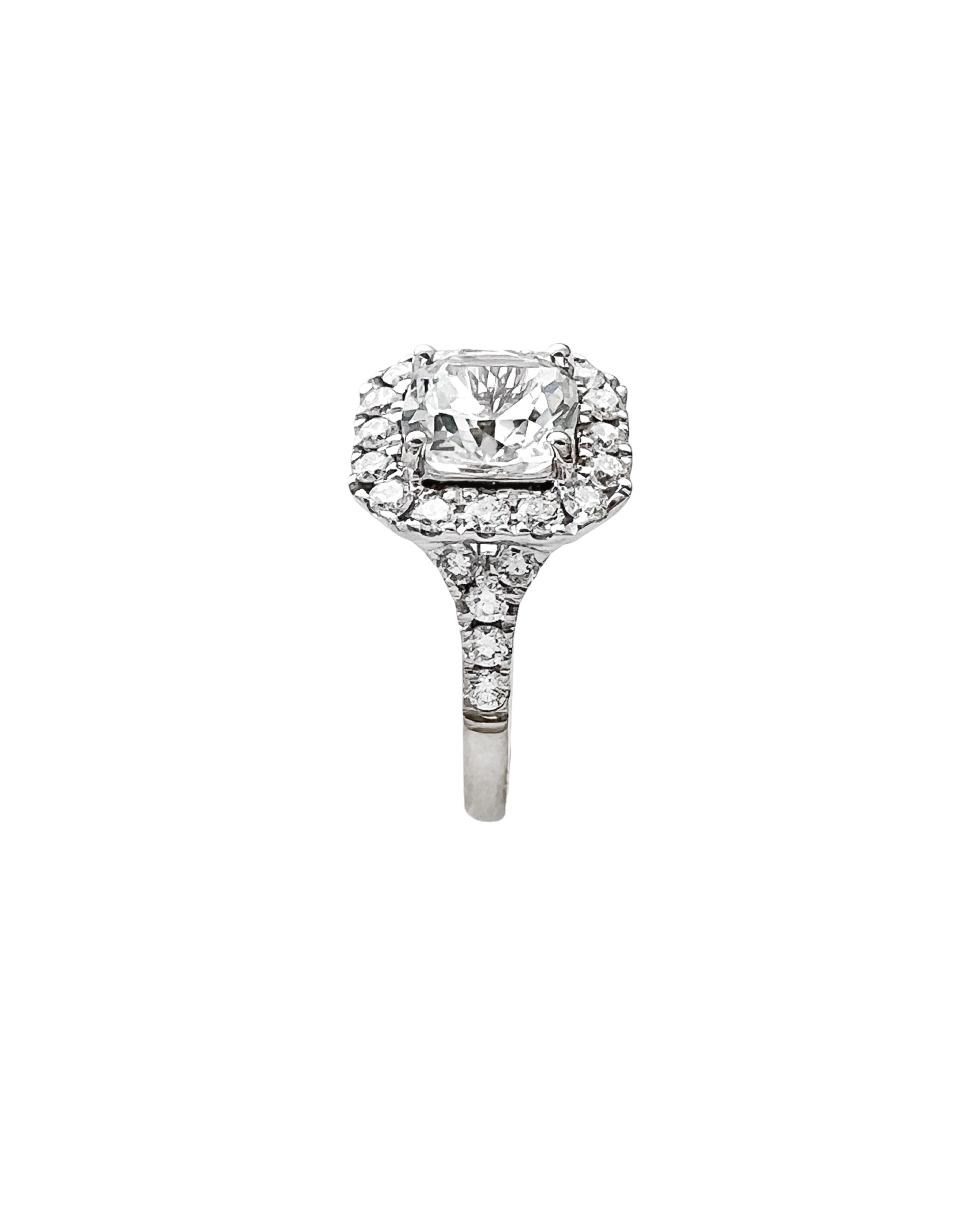 2.68 Carats White Sapphire Unheated (Certified) & 1.01 Carats Diamonds VS2 Set In 14 Karat White Gold Ring