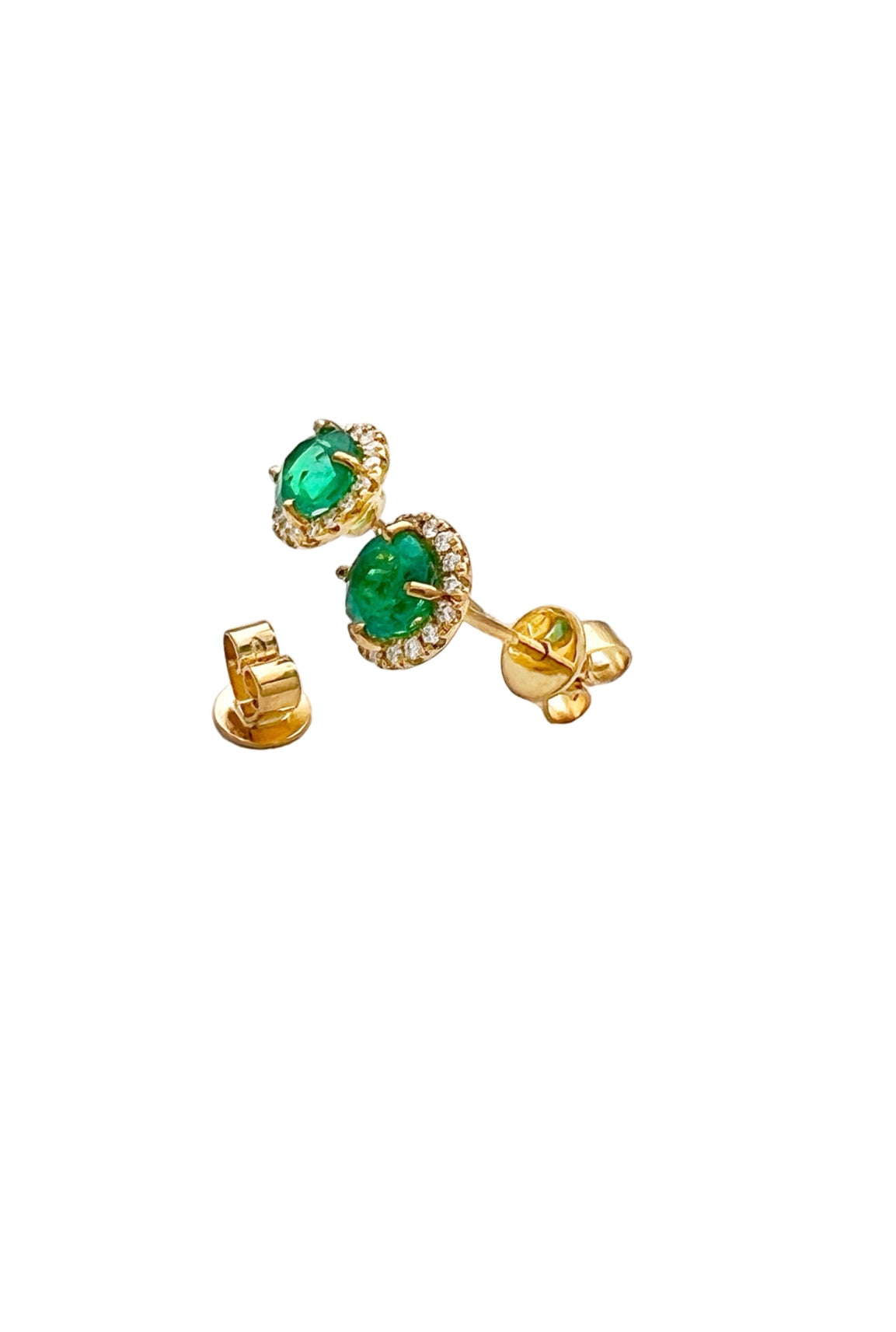 1.00 Carat Colombian Emerald F1 (Certified) & 0.26 Carats Diamonds VS2 Set In 18 Karat Yellow Gold
