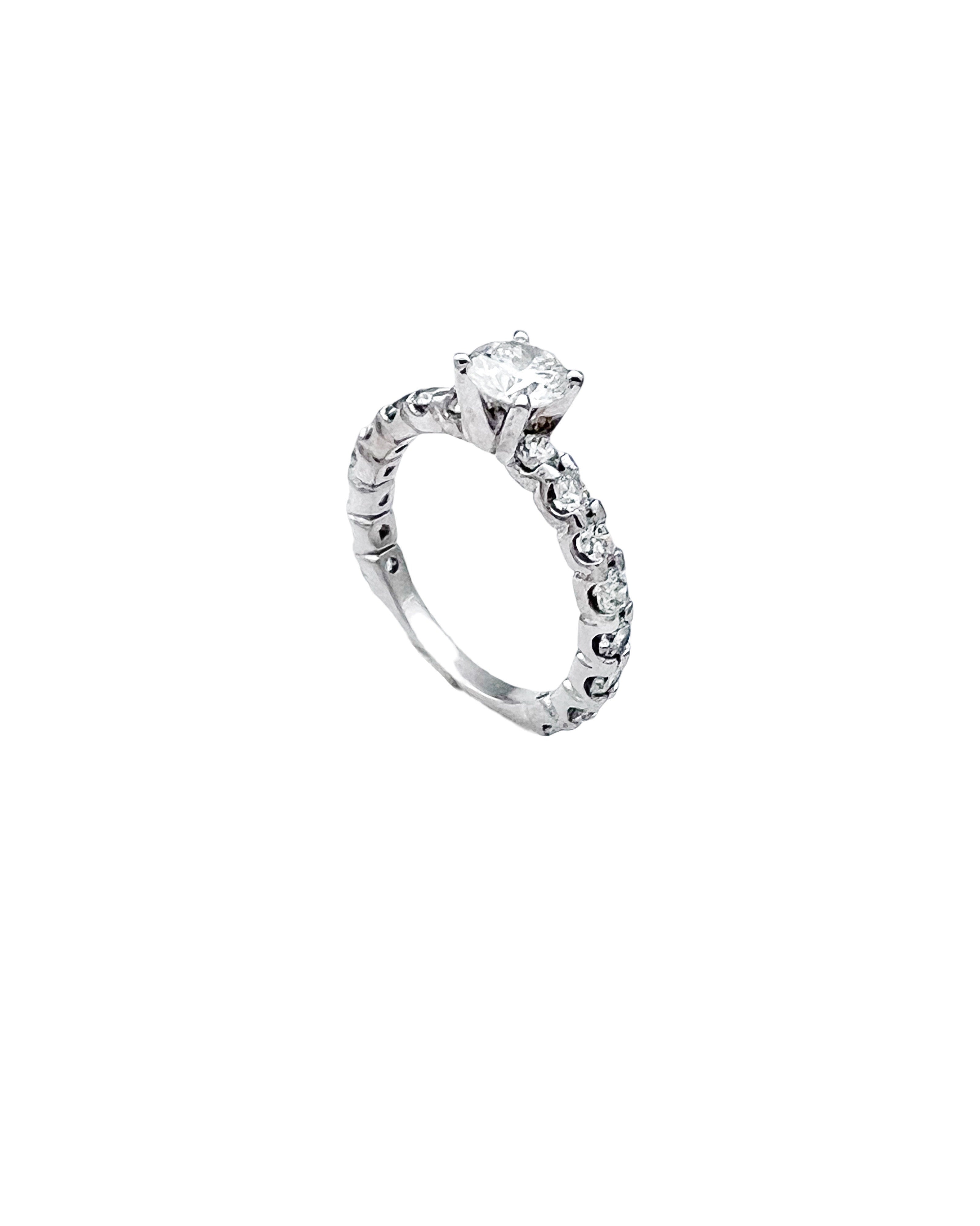 2.96 Carats Diamonds VS2/ Center 0.92 Carats SI2 (Certified) Set In 14 Karat White Gold Ring