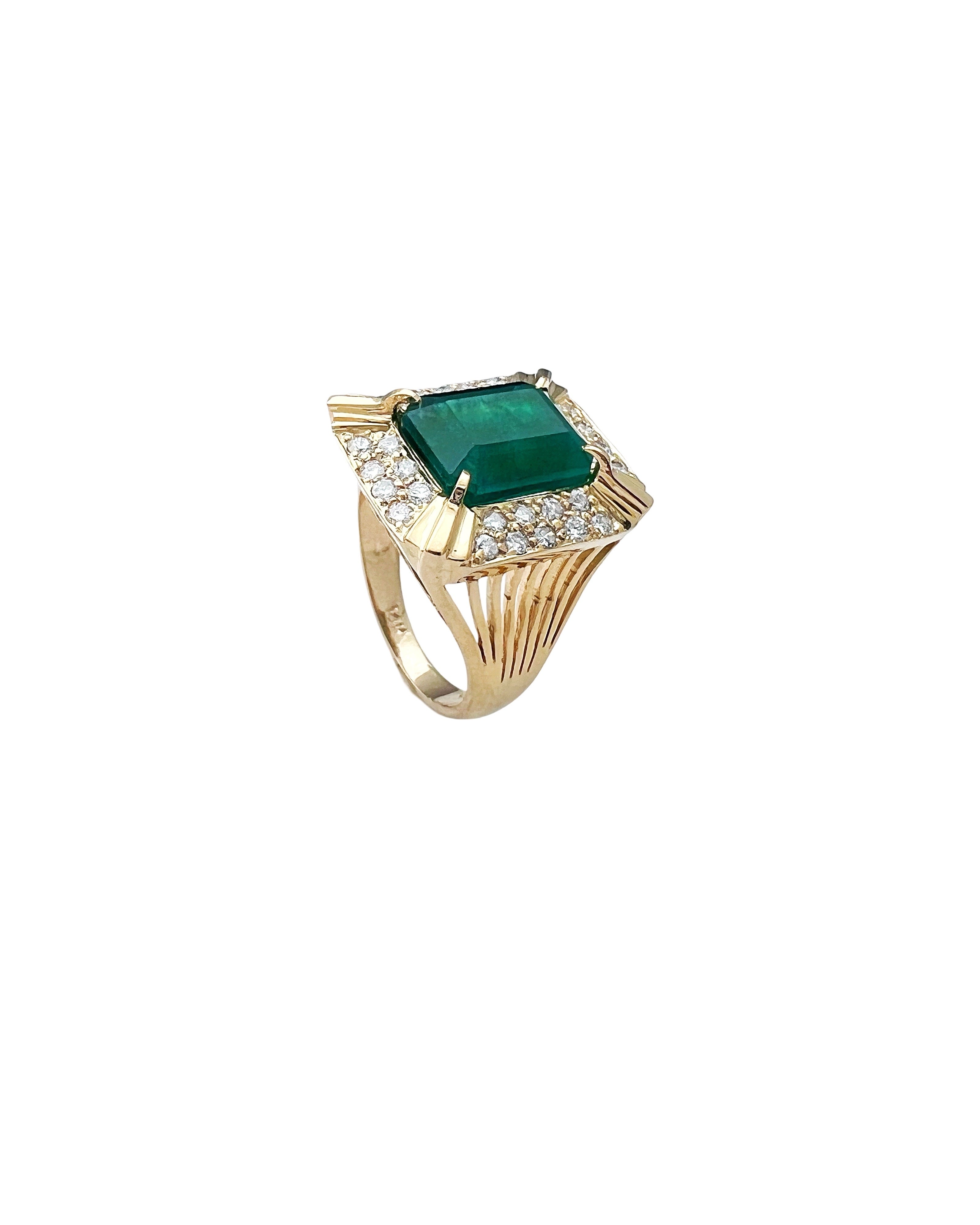 5.31 Carats Emerald Brazil F1 (Certified) & 0.81 Carats Diamonds Set In 14 Karat Yellow Gold Ring