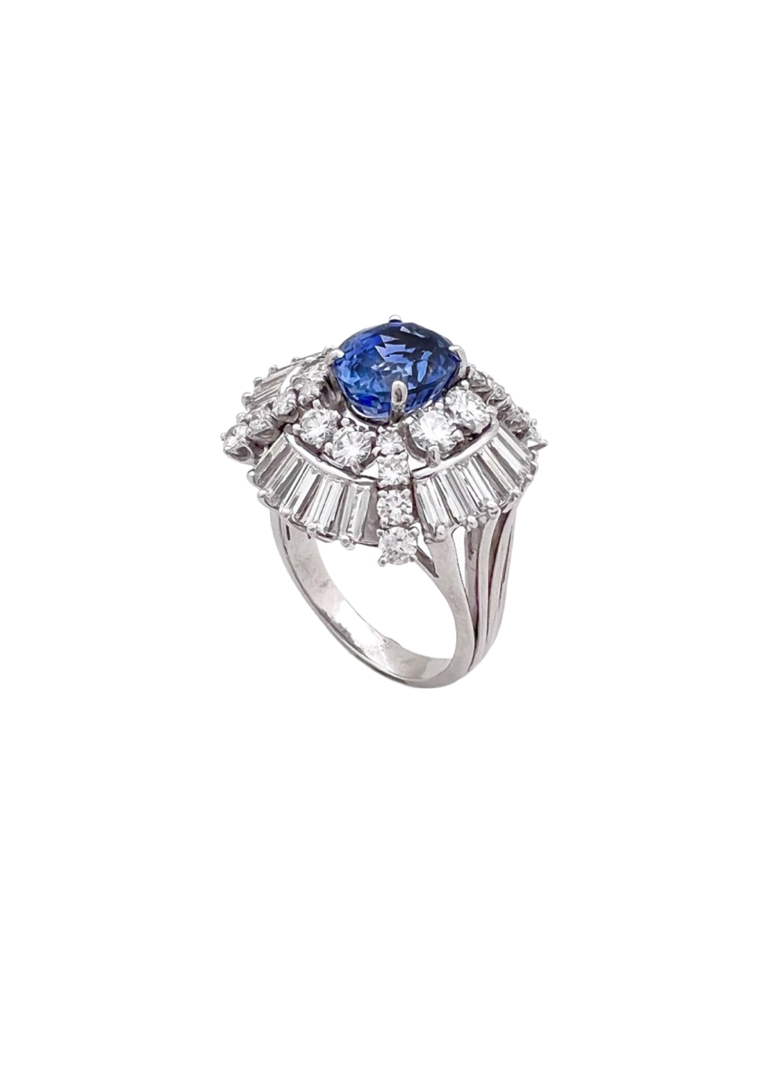 4.45Cts Sapphire Heated(Med Violetish-Blue) 5.61Cts Diamonds Cert. Platinum Ring