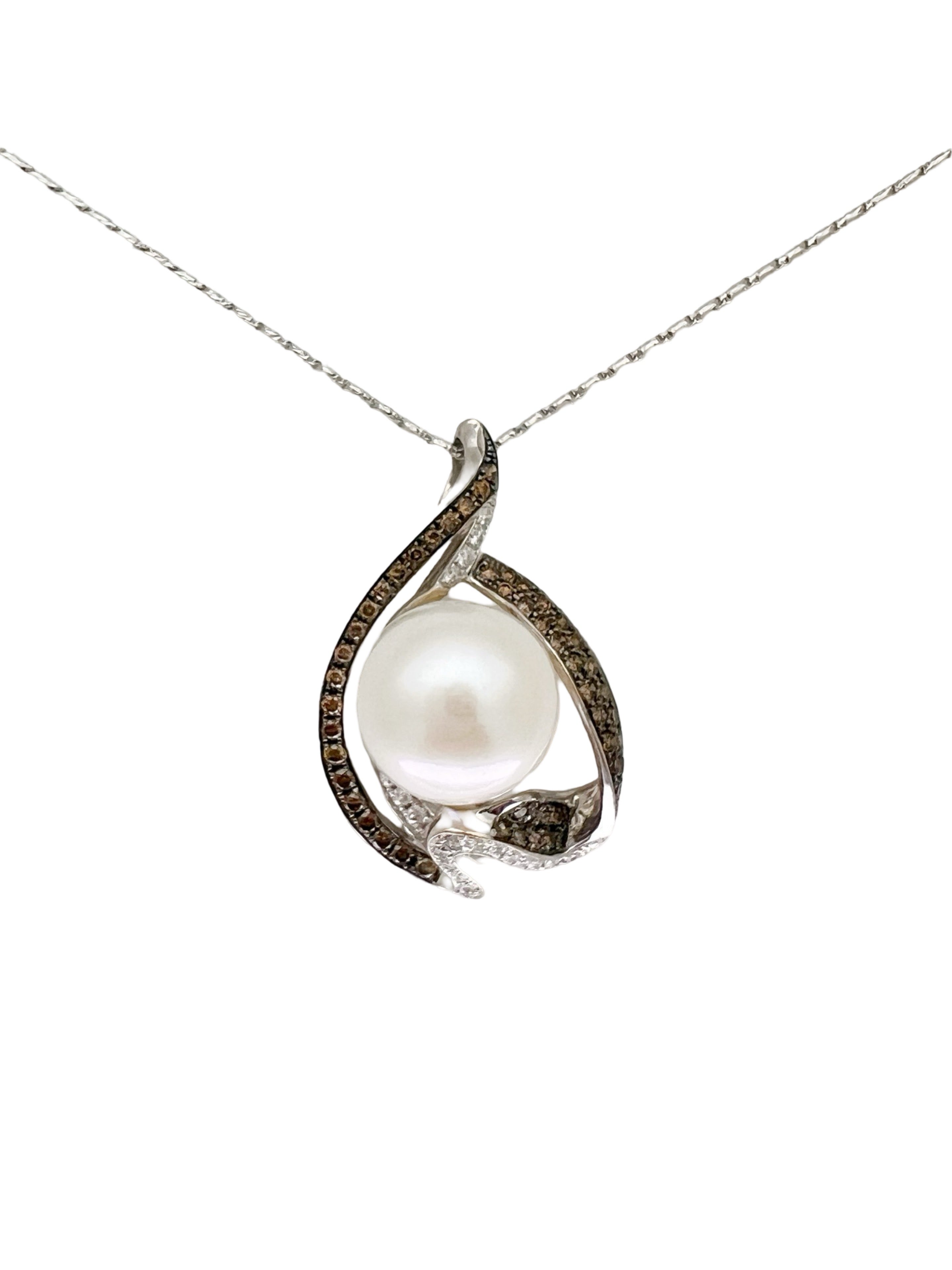 White South Sea Pearl & 1.03 Carats Of Chocolate-White Diamonds Set in 18 Karat White Gold Pendant & Chain Necklace
