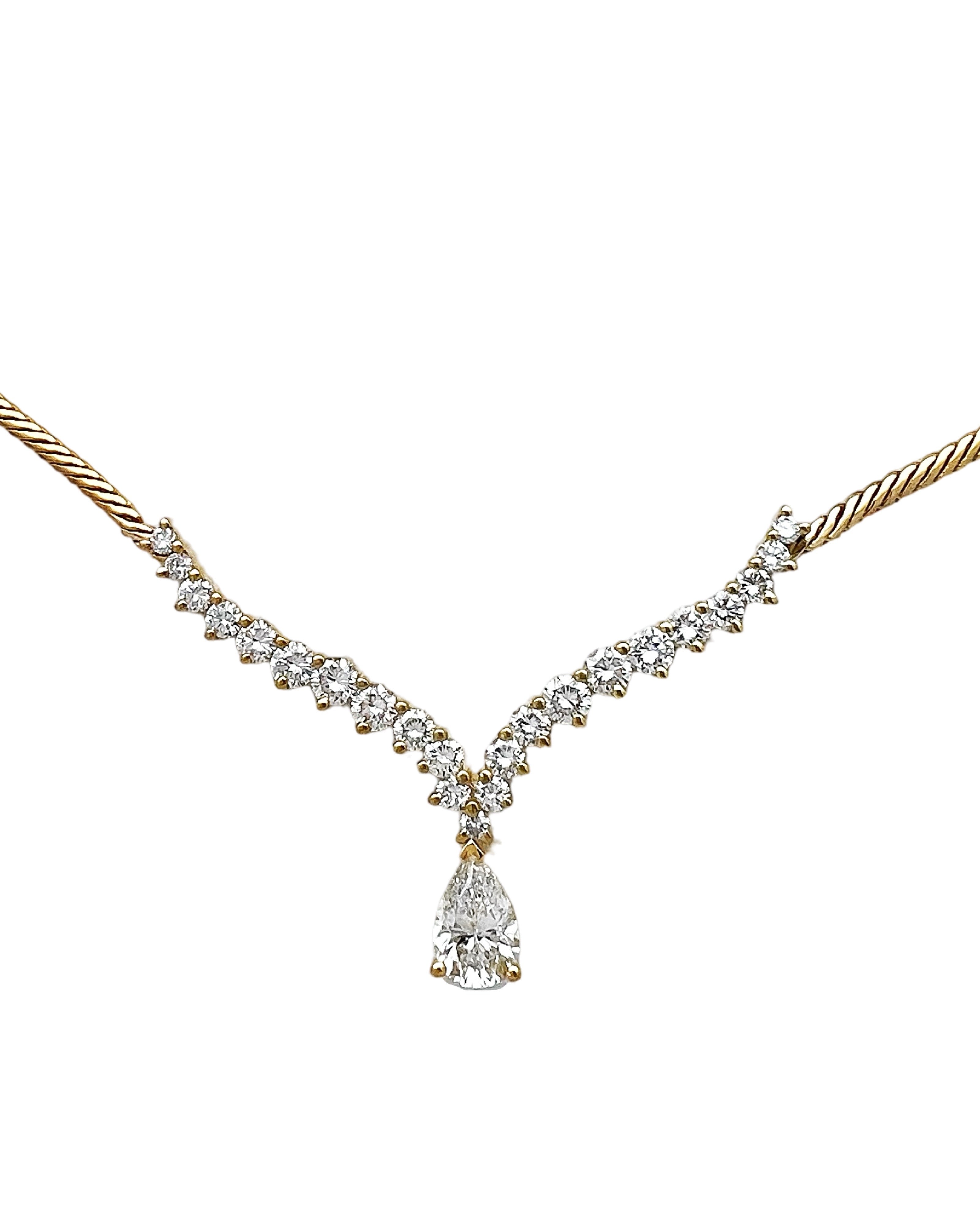 2.17 Carats Diamonds VS2 (Center 0.79 Carats) Set In 18 Karat Yellow Gold Necklace 17 Inches