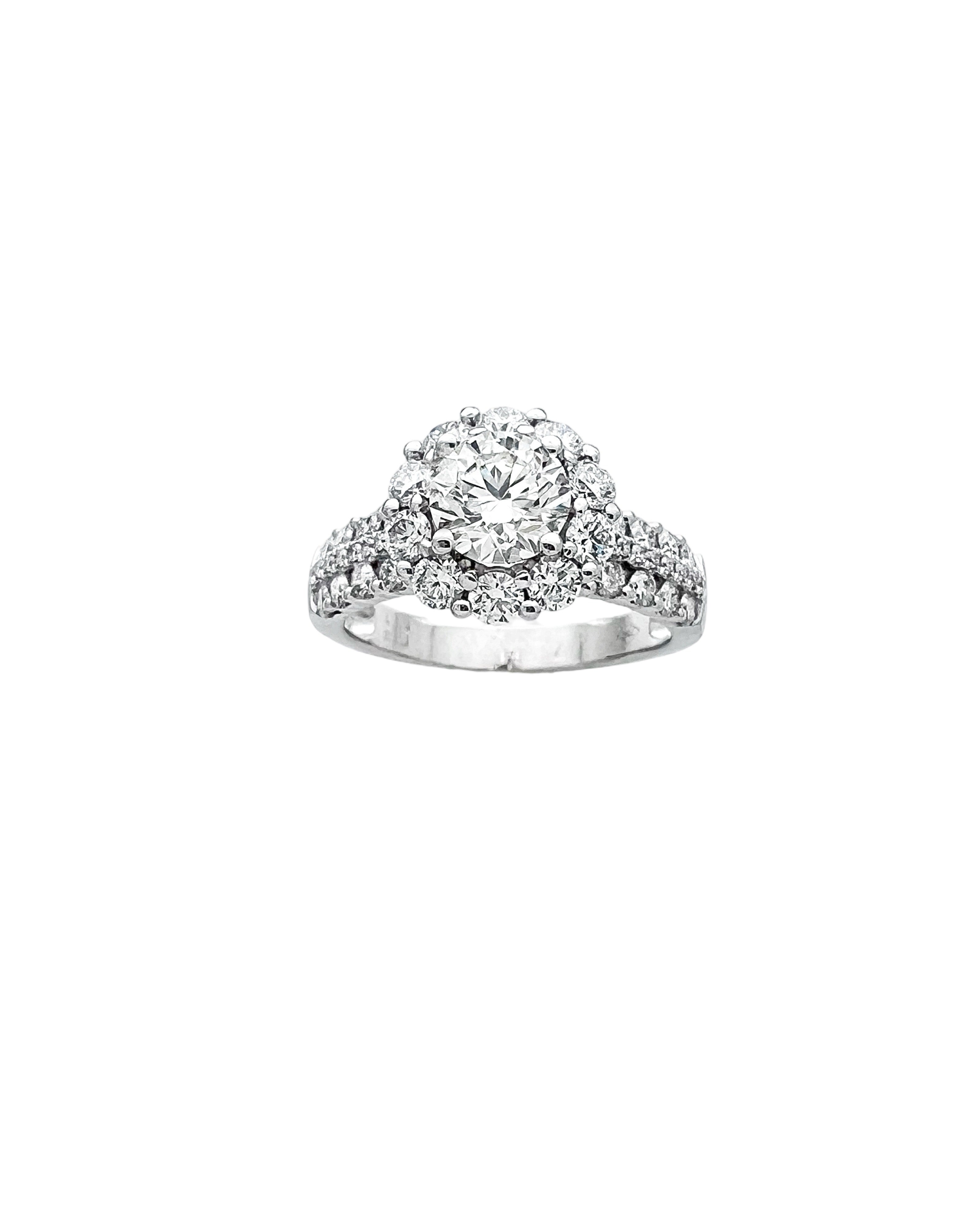 2.26 Carats Diamonds VS1-2(Center 0.81 Carats VVS1 Hearts & Arrows) Set in 18 Karat White Gold Ring