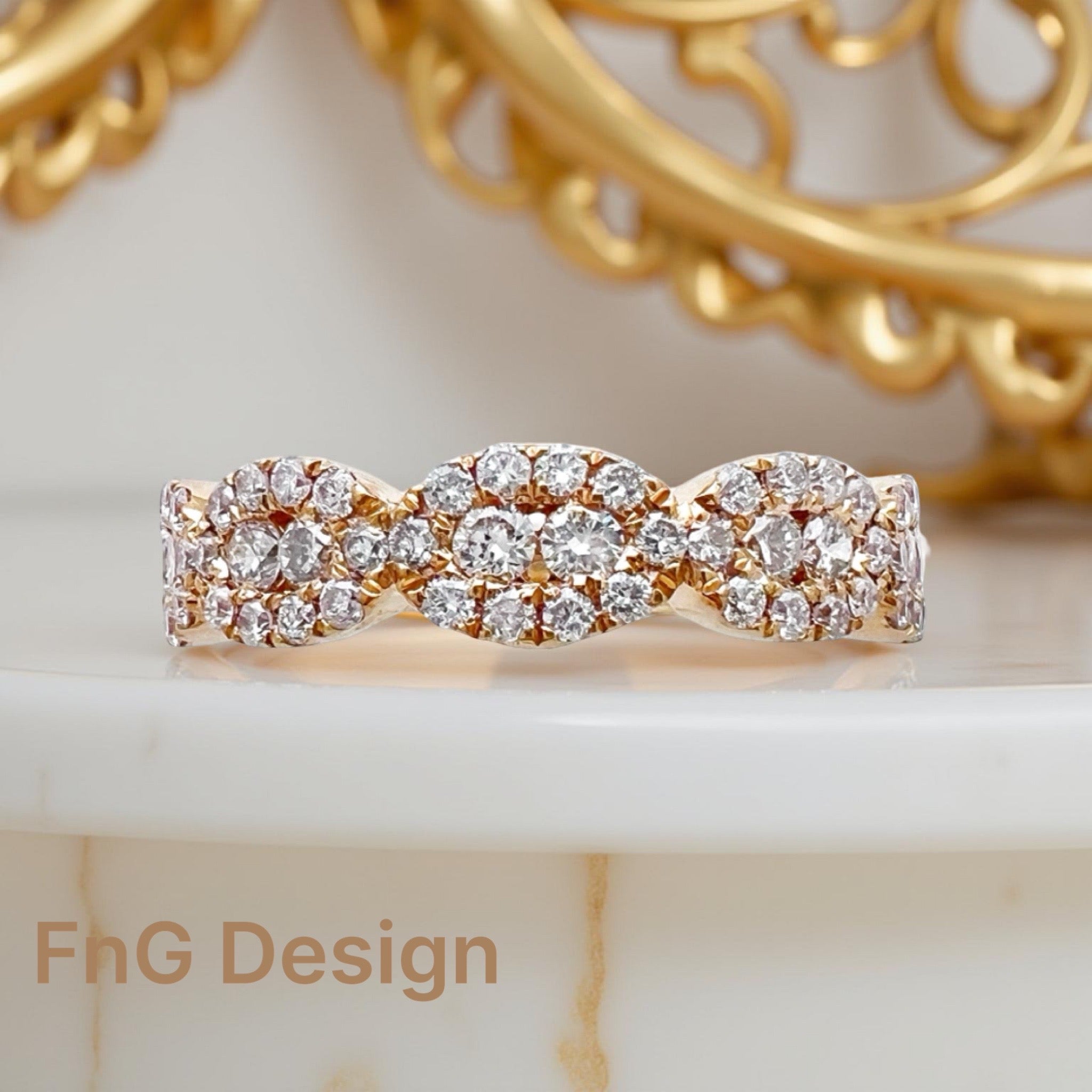 0.85 Carats Diamonds VS2 Set In 14 Karat Yellow Gold Ring