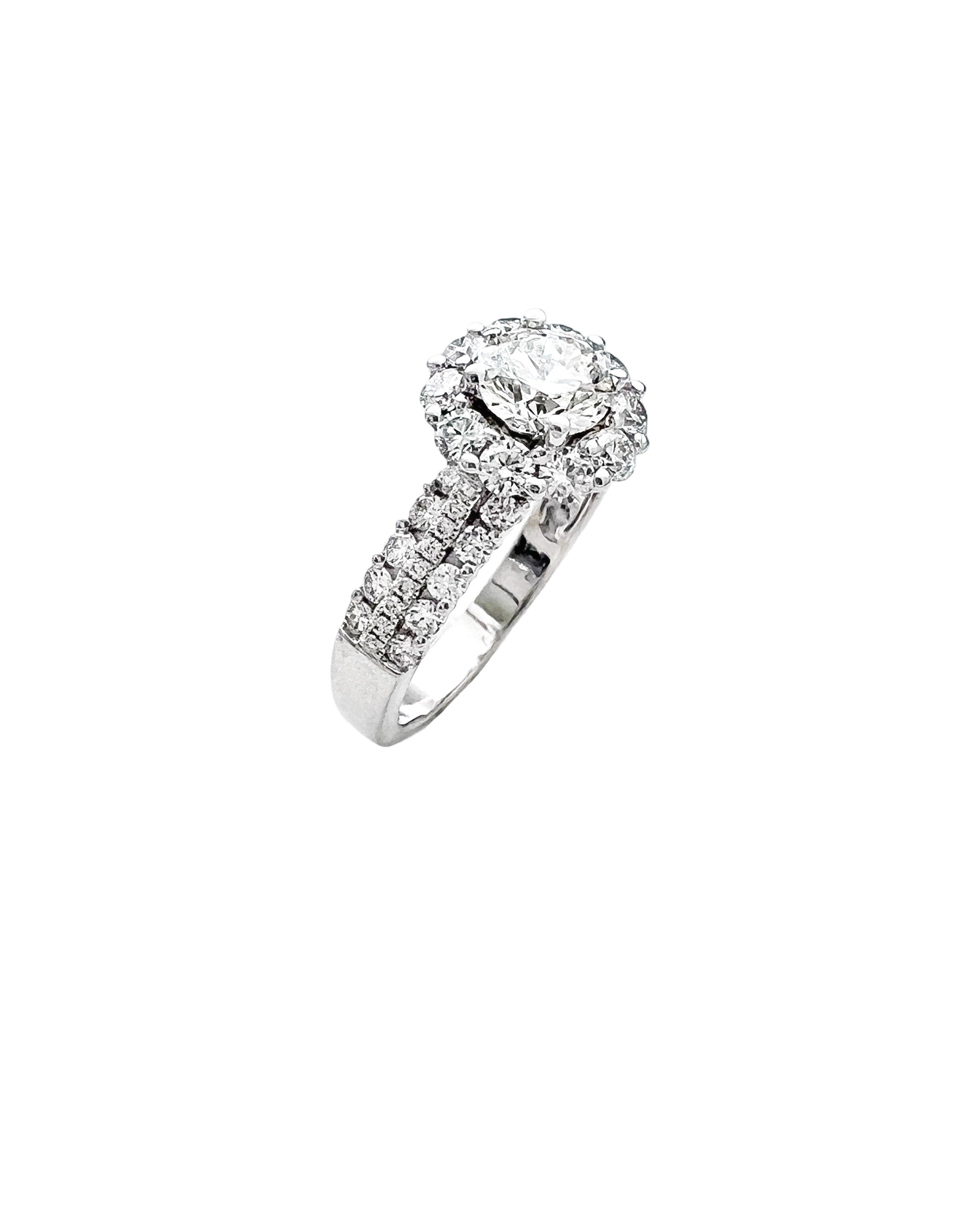 2.26 Carats Diamonds VS1-2(Center 0.81 Carats VVS1 Hearts & Arrows) Set in 18 Karat White Gold Ring