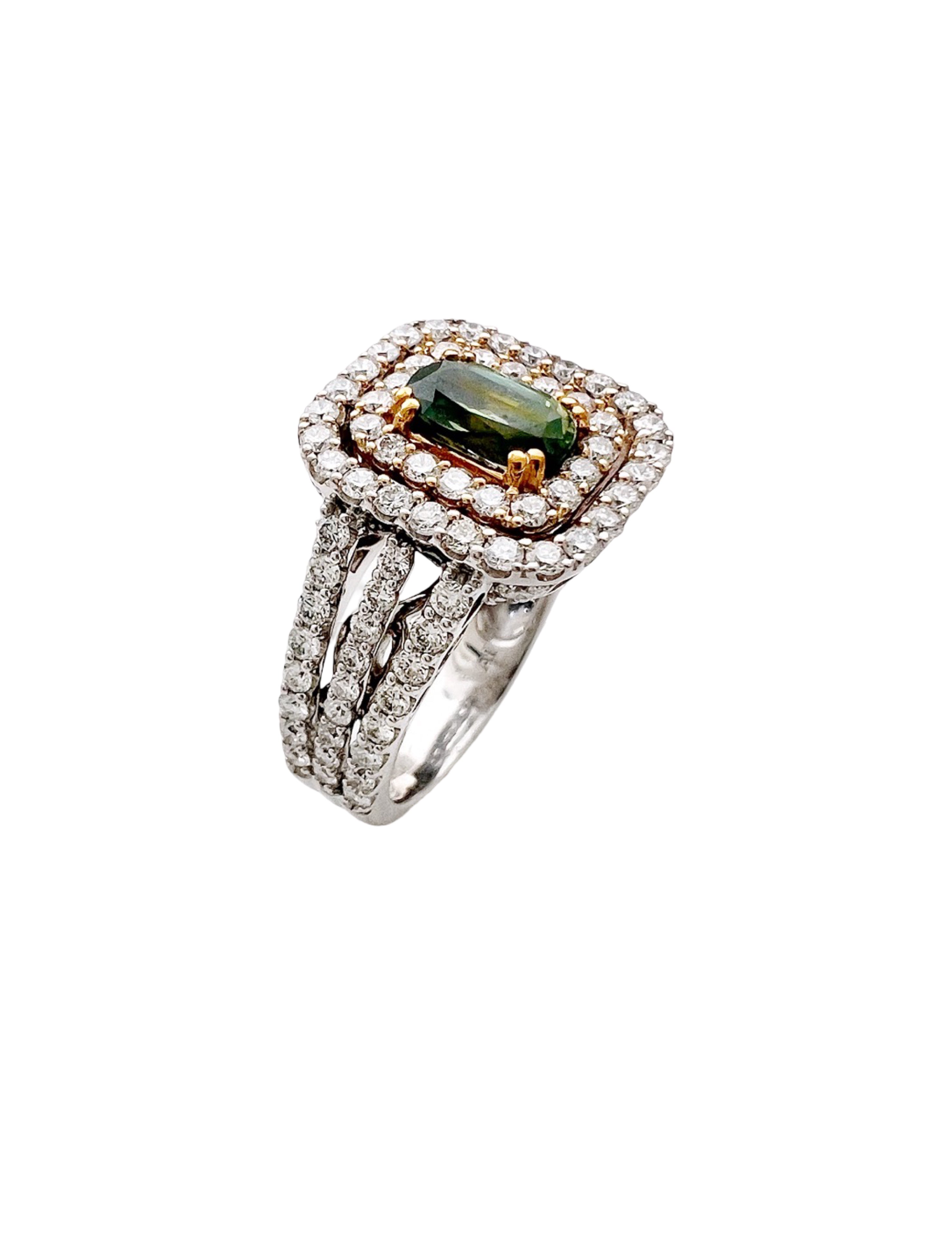 1.09 Carats Alexandrite GIA (Certified) & 1.72 Carats Diamonds VS2 Set In 14K white-Yellow Gold Ring