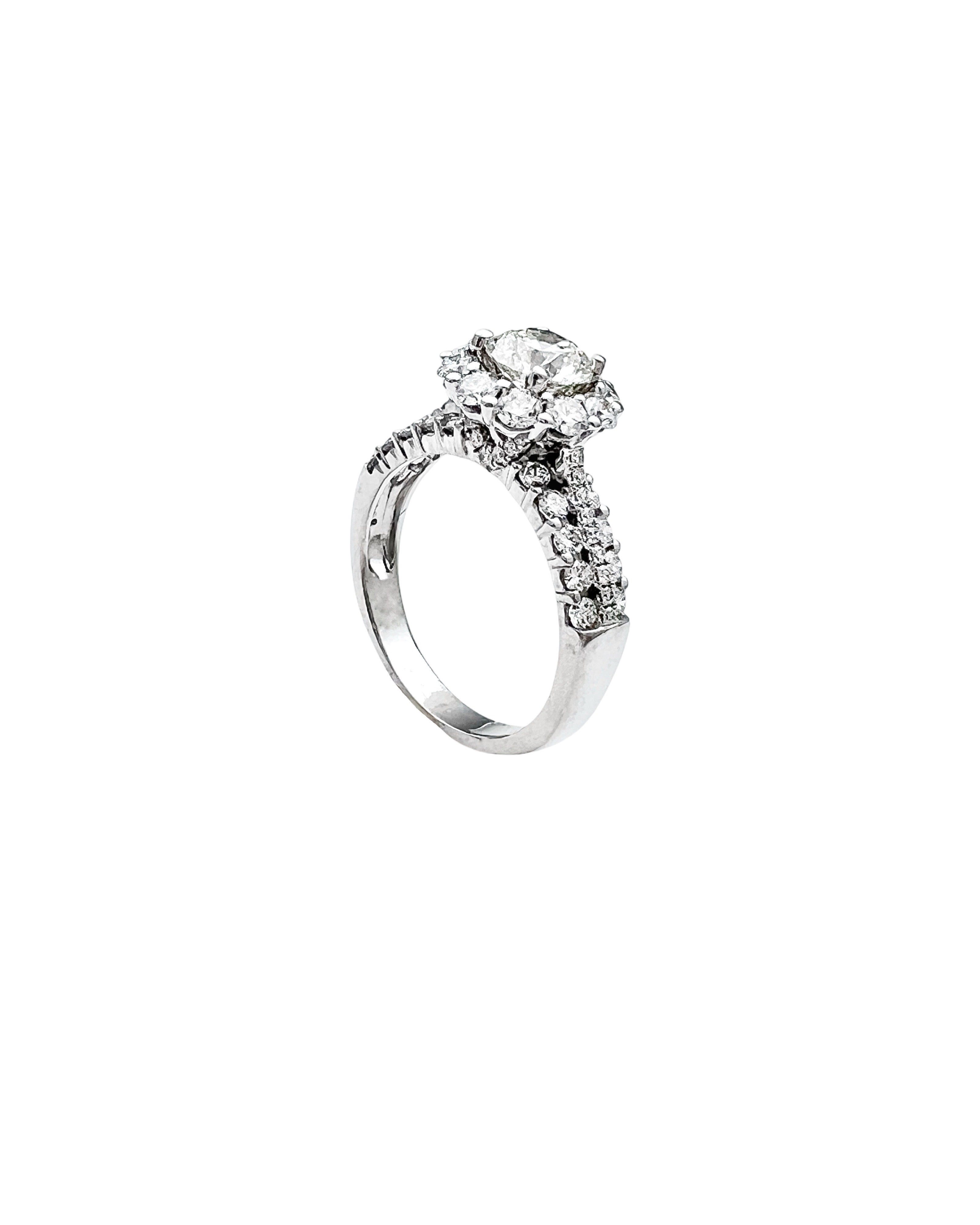 2.26 Carats Diamonds VS1-2(Center 0.81 Carats VVS1 Hearts & Arrows) Set in 18 Karat White Gold Ring