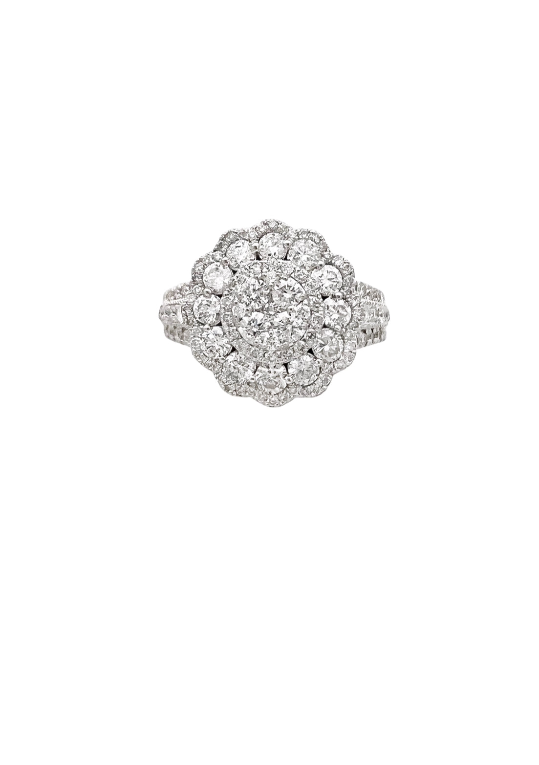 2.21 Carats Diamonds VS2 Set In 14 Karat White Gold Ring