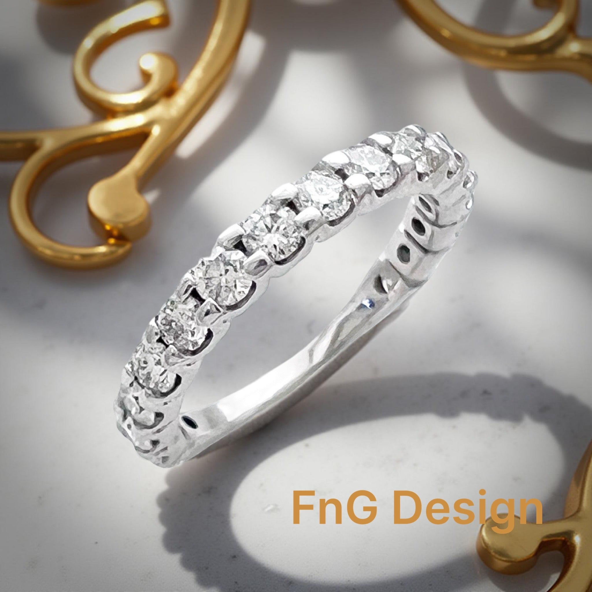 2.04 Carats Diamonds VS2 Set in 14 Karat White Gold Ring