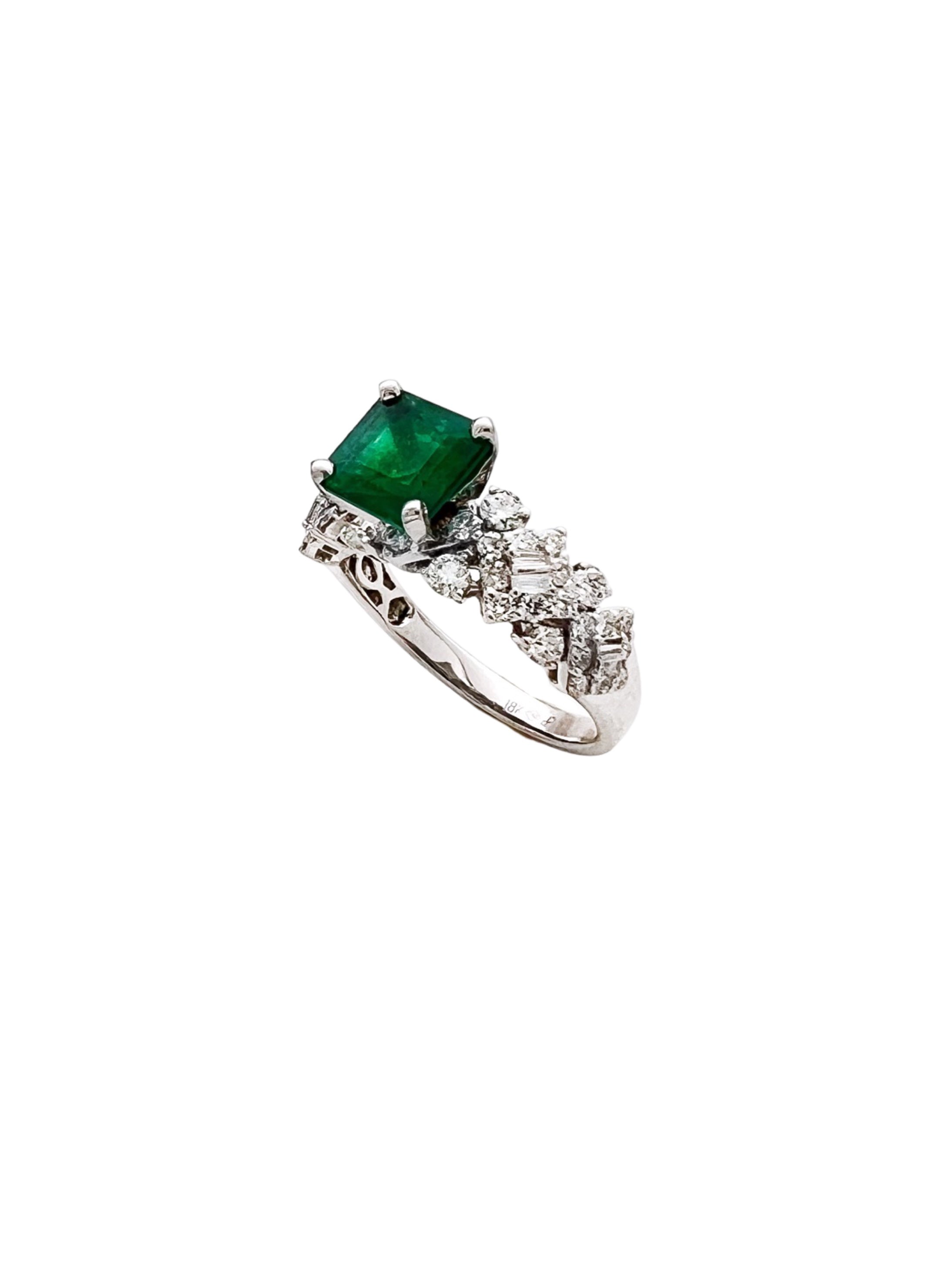 1.35 Carats Emerald Colombia F1 (Certified) & 1.35 Carats Diamonds 18K White Gold Ring